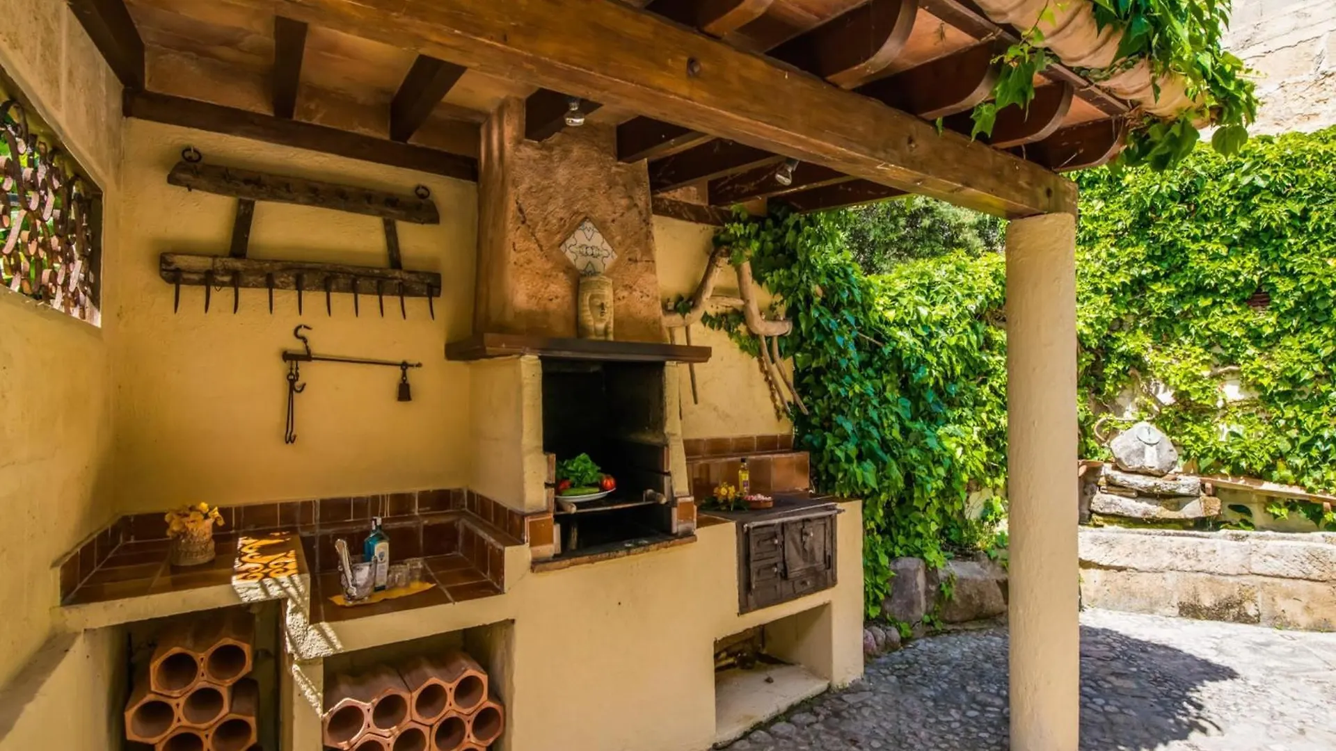 6 Guests Holiday Home In Pollensa Cala de Sant Vicenc